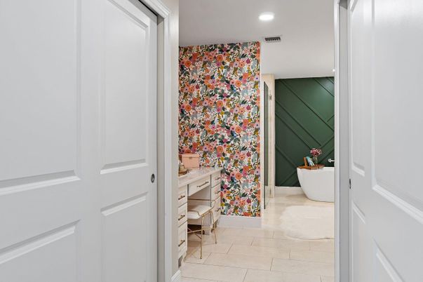 Bathroom, Interior, Recessed Lighting