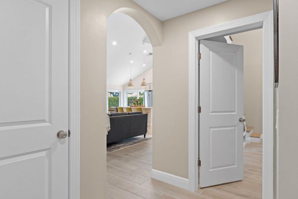 Interior, Pendant Lights, Recessed Lighting, Wood Texture Flooring