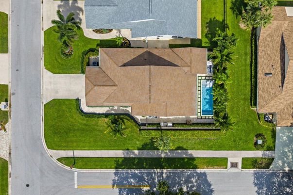 Exterior, Drone