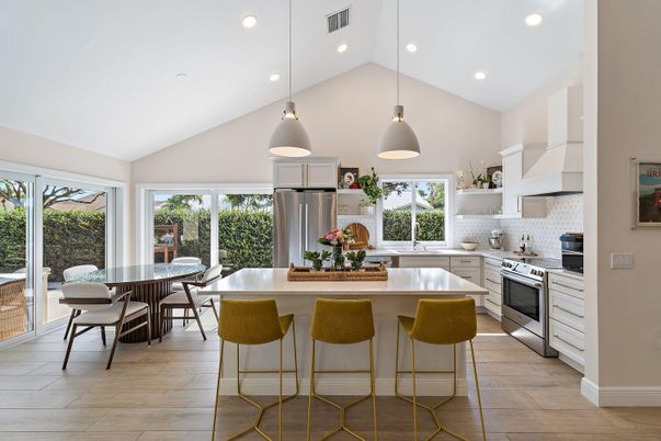 Dining room, Interior, Kitchen, Pendant Lights, Recessed Lighting, Stainless Steel Appliances, Wood Texture Flooring