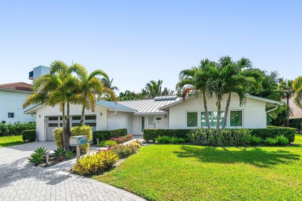 Attached, Backyard, Exterior, Facade, Ranch