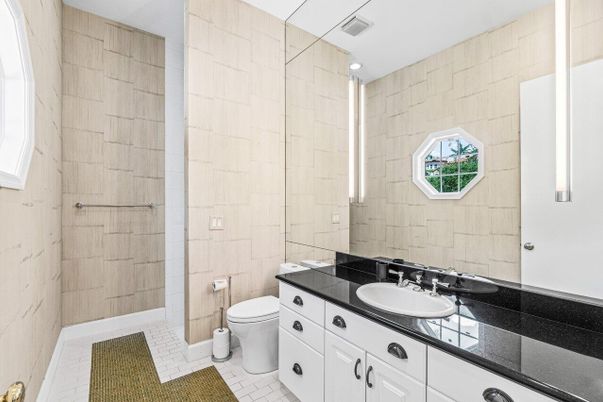 Bathroom, Interior, Tile Countertops