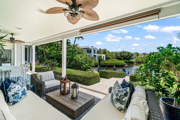 Interior, Living room, Sun Room, Water