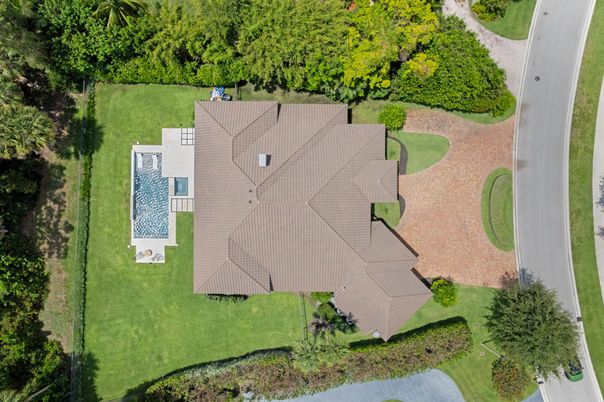 Exterior, Drone
