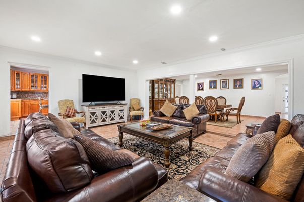 Dining room, Interior, Living room, Recessed Lighting