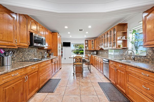 Dining room, Interior, Kitchen, Recessed Lighting