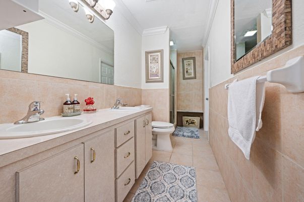 Bathroom, Dual Sink Vanities, Interior