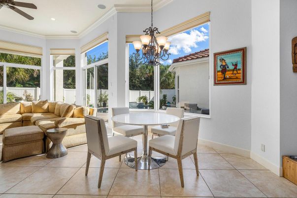 Chandelier, Dining room, Interior, Living room, Recessed Lighting