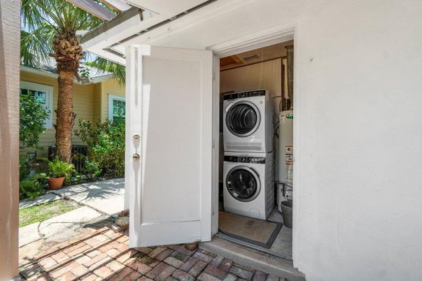 Exterior, Utility Closets, Washer
