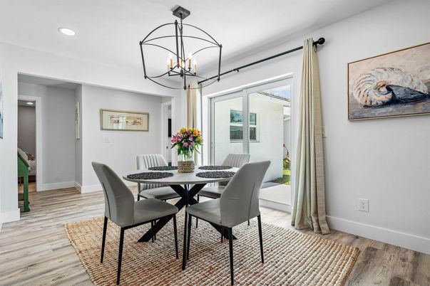 Chandelier, Dining room, Interior, Recessed Lighting, Wood Texture Flooring