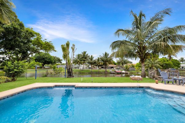 Exterior, Pool, Water