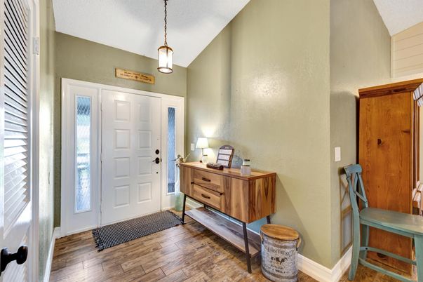 Interior, Pendant Lights, Wood Texture Flooring