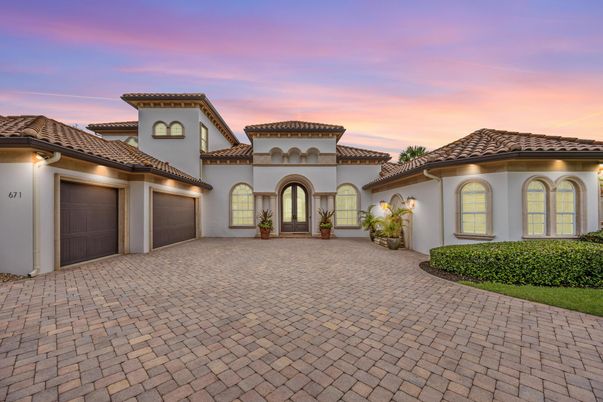 Attached, Exterior, Facade, Mediterranean