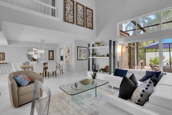 Chandelier, Dining room, Interior, Living room