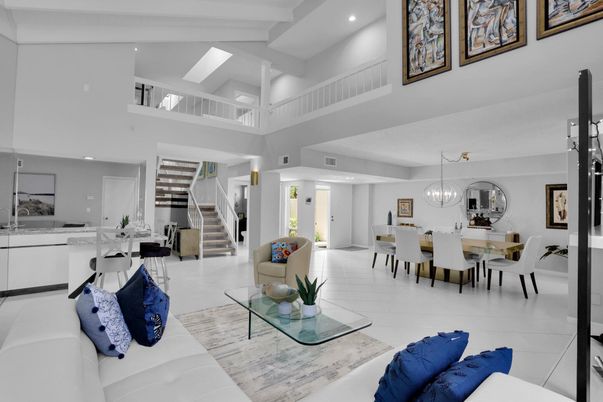 Chandelier, Dining room, Interior, Living room, Recessed Lighting