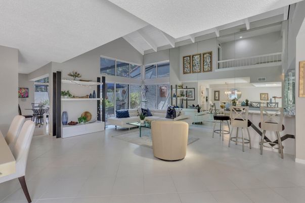 Interior, Living room, Pendant Lights, Recessed Lighting