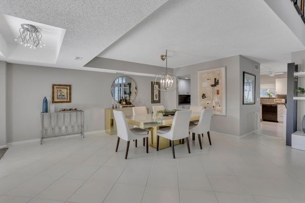 Chandelier, Dining room, Interior, Pendant Lights