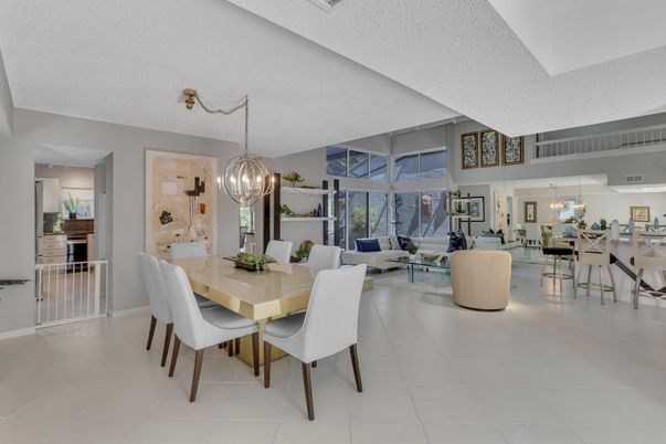 Chandelier, Dining room, Interior, Living room, Pendant Lights