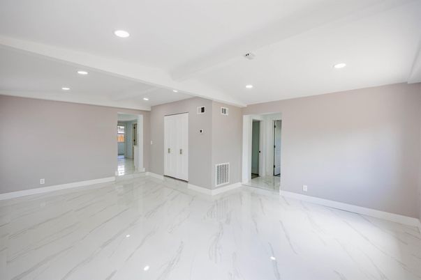 Empty room, Interior, Marble, Recessed Lighting