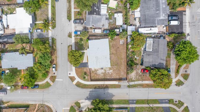 Exterior, Drone