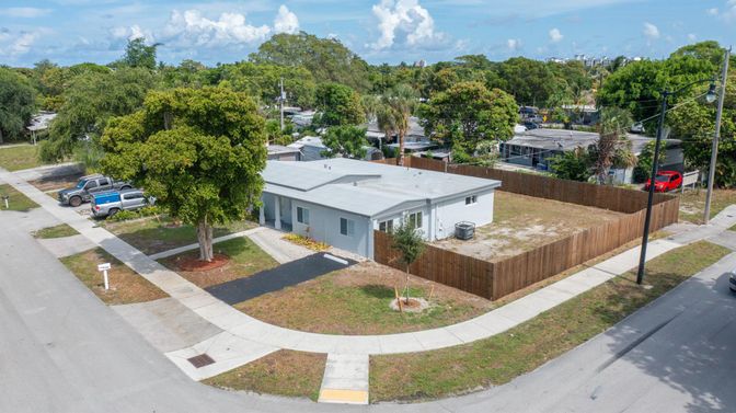 Exterior, Drone