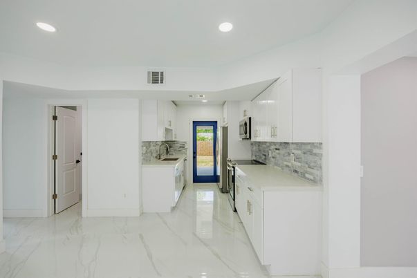 Interior, Kitchen, Marble, Recessed Lighting
