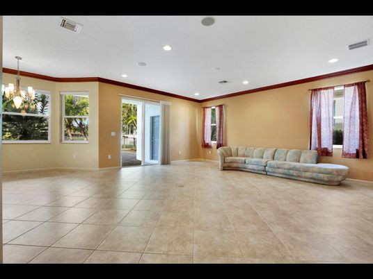Chandelier, Empty room, Interior, Recessed Lighting