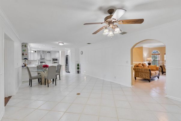 Dining room, Interior, Kitchen, Living room, Stainless Steel Appliances