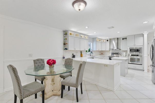 Dining room, Interior, Kitchen, Recessed Lighting, Stainless Steel Appliances