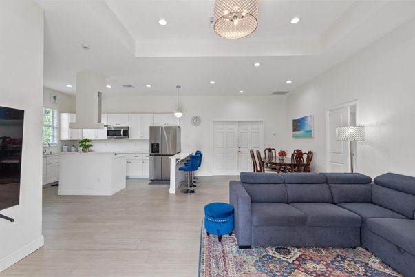 Dining room, Interior, Kitchen, Living room, Pendant Lights, Recessed Lighting, Stainless Steel Appliances