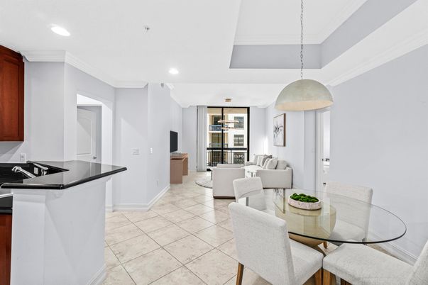 Dining room, Interior, Living room, Pendant Lights, Recessed Lighting