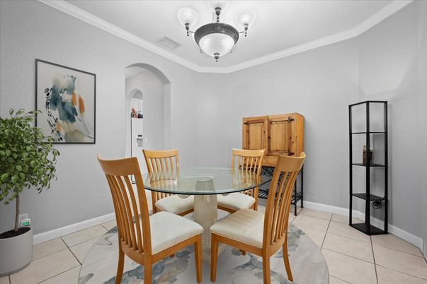 Dining room, Interior