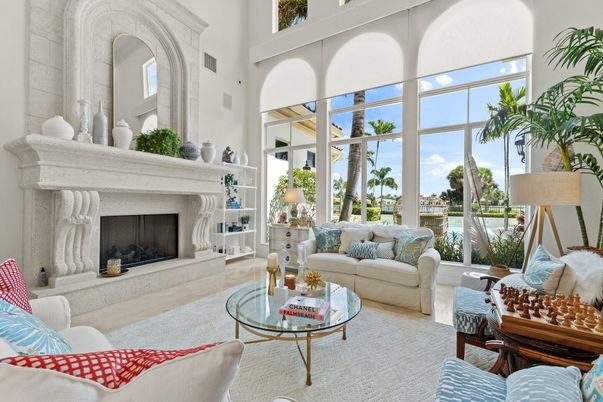 Fireplace, Interior, Living room, Water