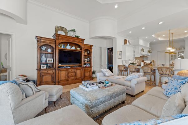 Chandelier, Dining room, Interior, Kitchen, Living room, Pendant Lights, Recessed Lighting