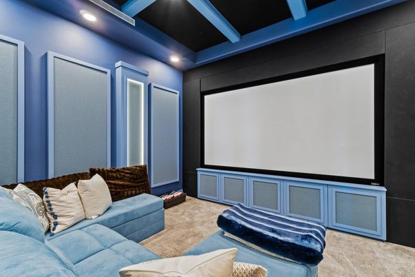 Interior, Projection Screen, Recessed Lighting, Theatre Room