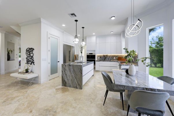 Dining room, Interior, Kitchen, Pendant Lights, Recessed Lighting, Stainless Steel Appliances