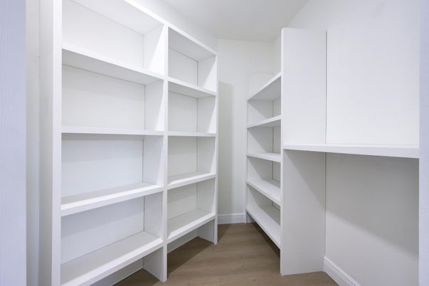 Interior, Walk-in Closets, Wood Texture Flooring