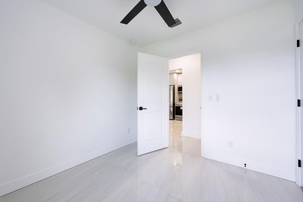 Empty room, Interior, Kitchen