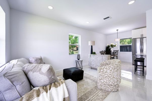 Dining room, Interior, Kitchen, Living room, Pendant Lights, Recessed Lighting, Stainless Steel Appliances