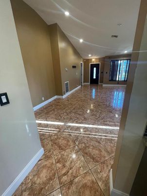 Empty room, Interior, Recessed Lighting