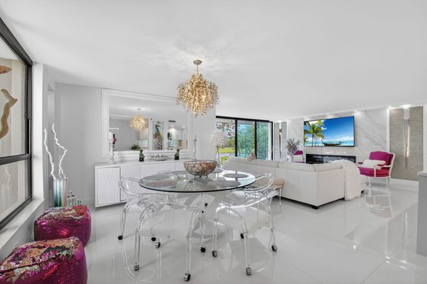 Chandelier, Dining room, Interior, Living room