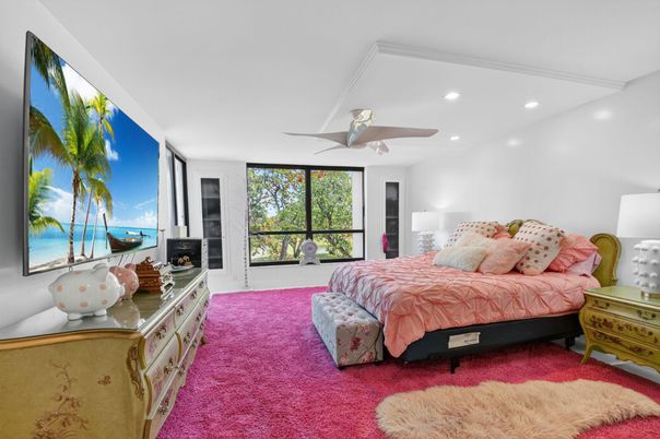 Bedroom, Fireplace, Interior, Recessed Lighting, Water