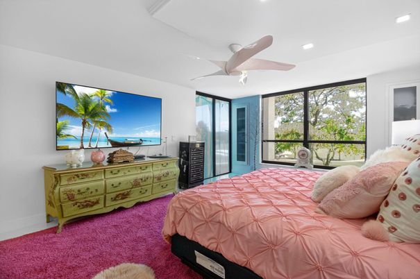 Bedroom, Interior, Recessed Lighting, Water