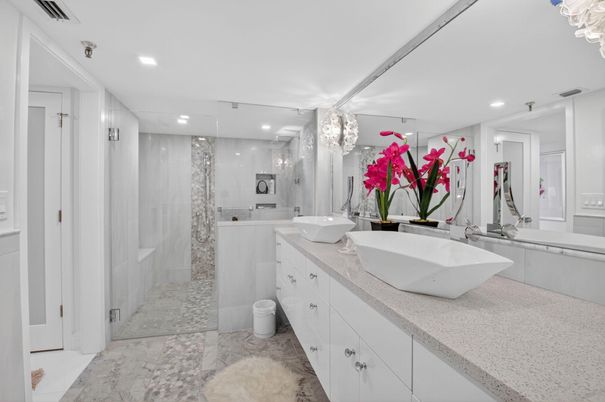 Bathroom, Dual Sink Vanities, Free Standing Baths, Interior, Recessed Lighting