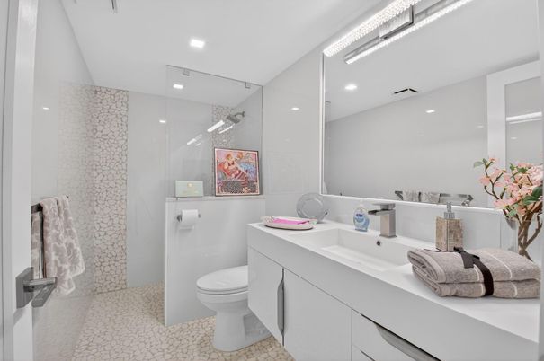 Bathroom, Interior, Recessed Lighting