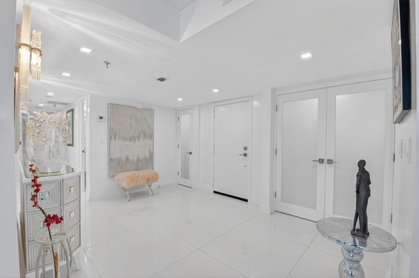 Interior, Recessed Lighting