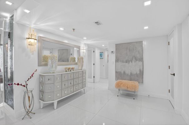 Interior, Recessed Lighting