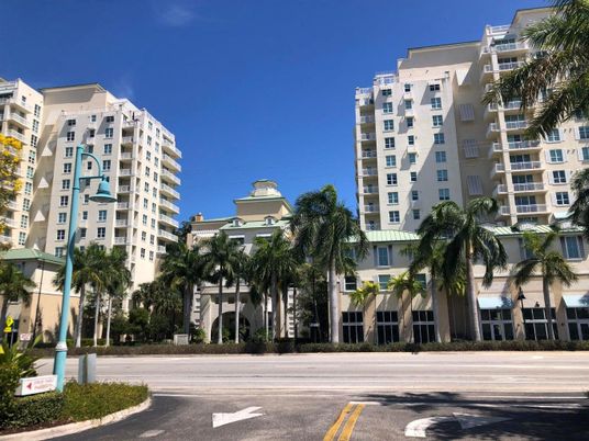 Exterior, Facade, Condo Building