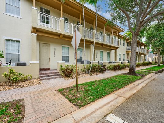 Exterior, Facade, Condo Building