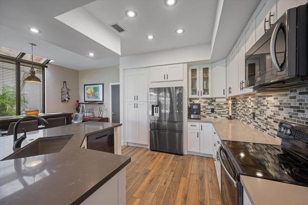 Interior, Kitchen, Pendant Lights, Recessed Lighting, Wood Texture Flooring